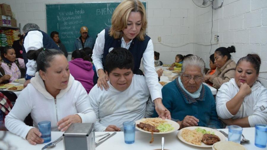 Supervisan atenci&oacute;n a beneficiarios de comedor comunitario