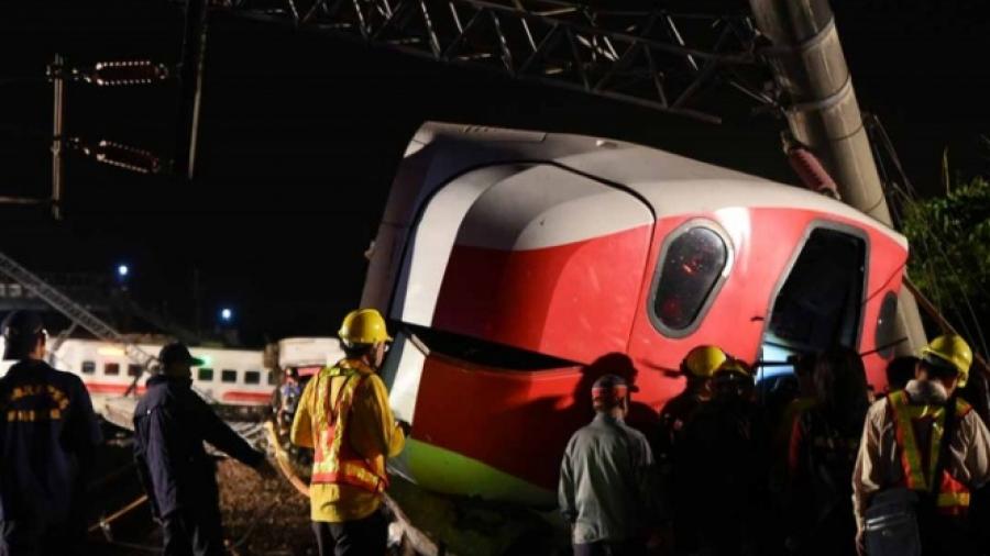 22 muertos por accidente de tren en Taiwán