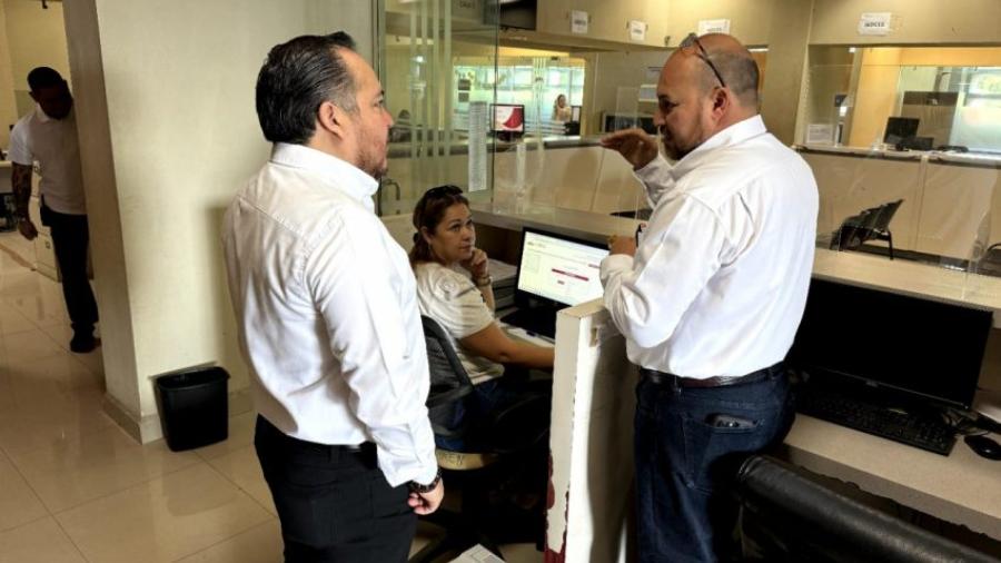 Realiza secretario general de Gobierno supervisión en Registro Civil e Instituto Registral y Catastral durante periodo vacacional