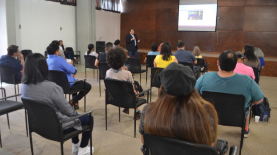 Imparten en Nuevo Laredo curso "Innovación empresarial para la industria cultural".