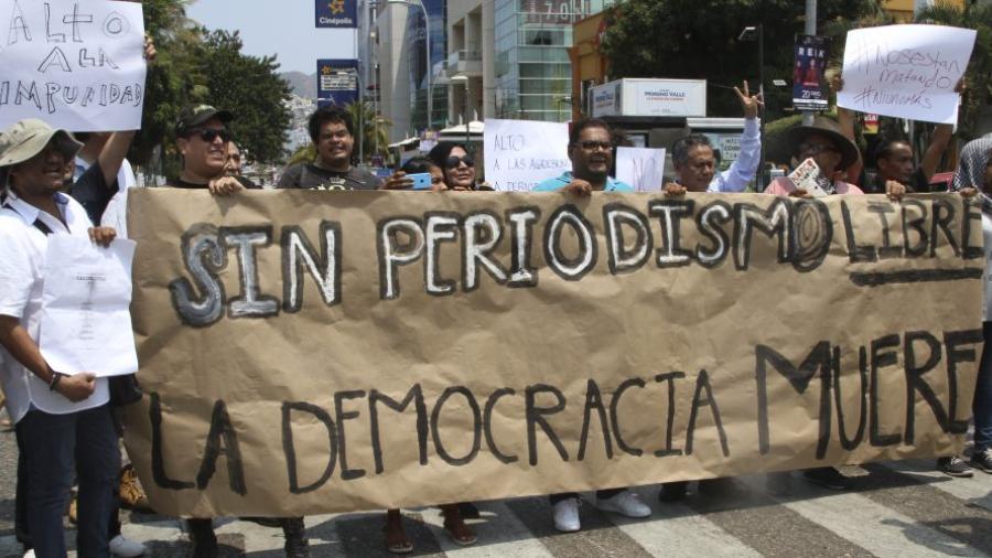 Agresiones a periodistas baten récord en sexenio de Peña Nieto