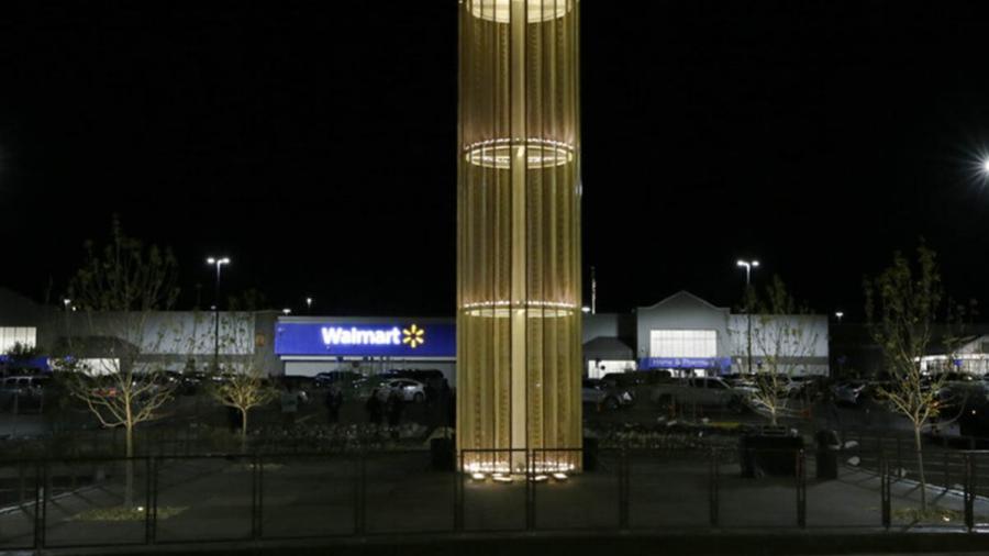 Develan monumento a víctimas de tiroteo en Walmart de El Paso