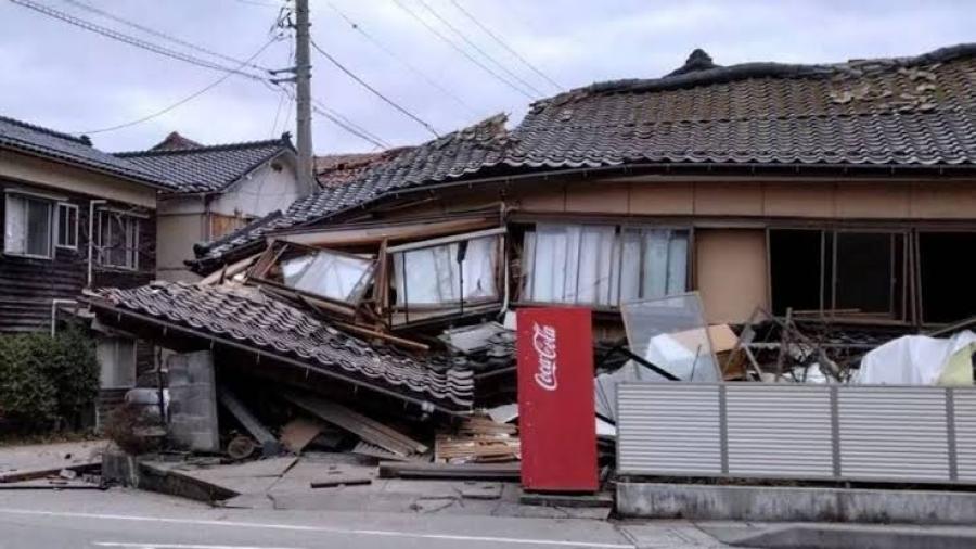 Japón recibe el 2024 bajo escombros por terremoto de magnitud 7.6