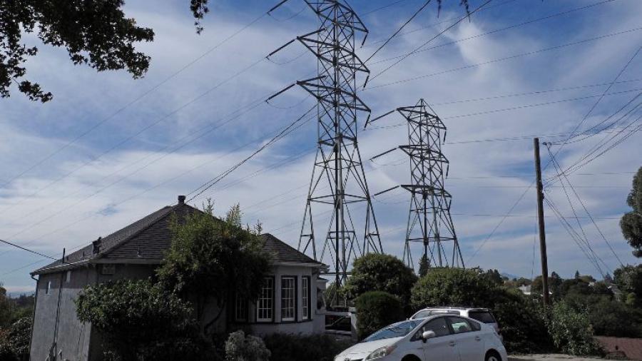 Cortan electricidad en mas de 800 mil hogares de California