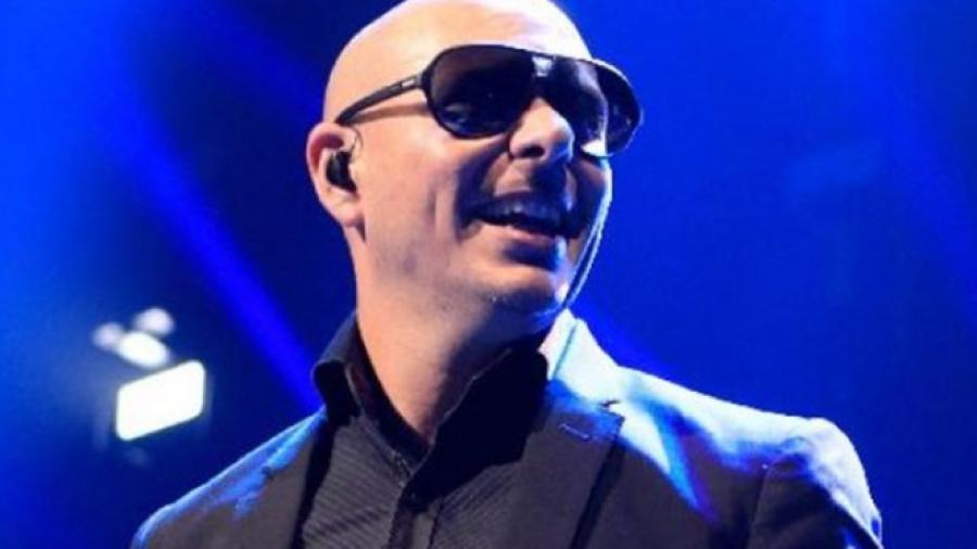 Pitbull en evento empresarial del Auditorio Nacional