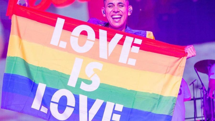 Jhonny Caz, de Grupo Firme, será coronado como Rey Gay en marcha LGBT 2022