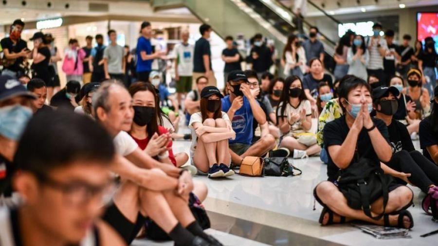 Hong Kong se plantea vetar el internet para detener las protestas