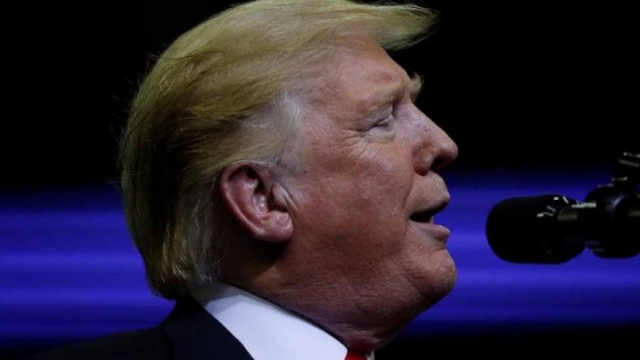 Políticos ineptos los de PR por desviar fondos para reconstrucción: Trump