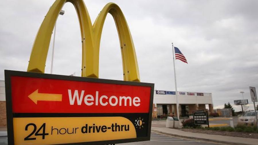 Se viralizan empleados de McDonald’s tras renunciar a mitad de jornada
