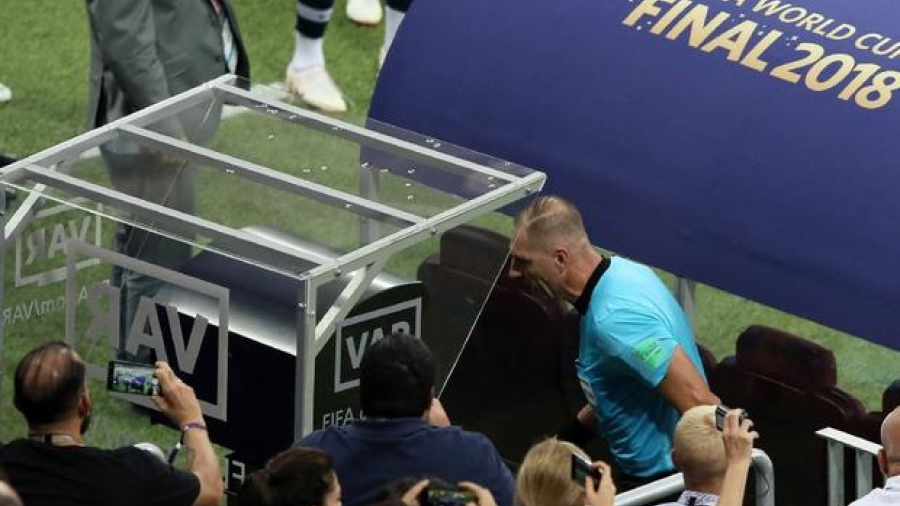 FIFA afirma que árbitros y VAR fueron éxito rotundo en Rusia 2018