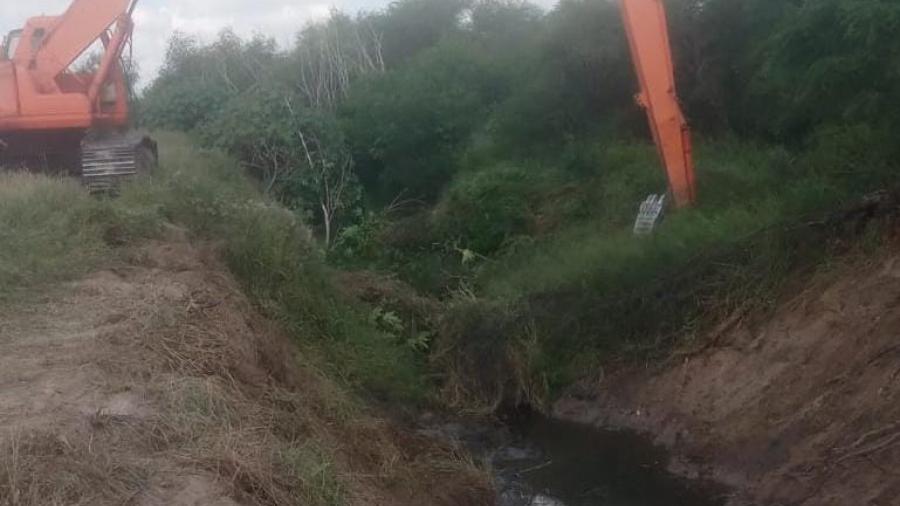 Aplica Gobierno de Reynosa desazolve a dren del poniente de la ciudad 