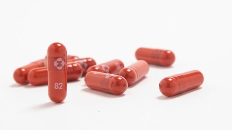Panel de la FDA avala píldora anticovid de la farmacéutica Merck
