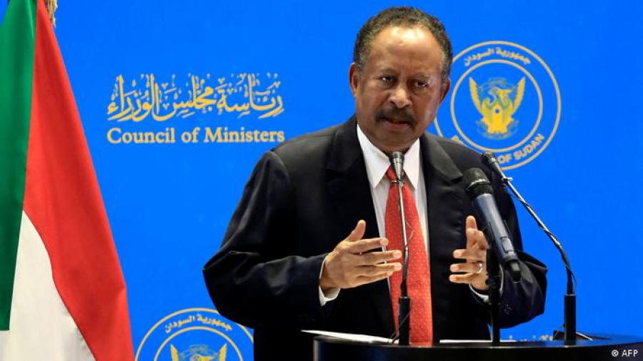 Renuncia primer ministro de Sudán a seis semanas de ser repuesto