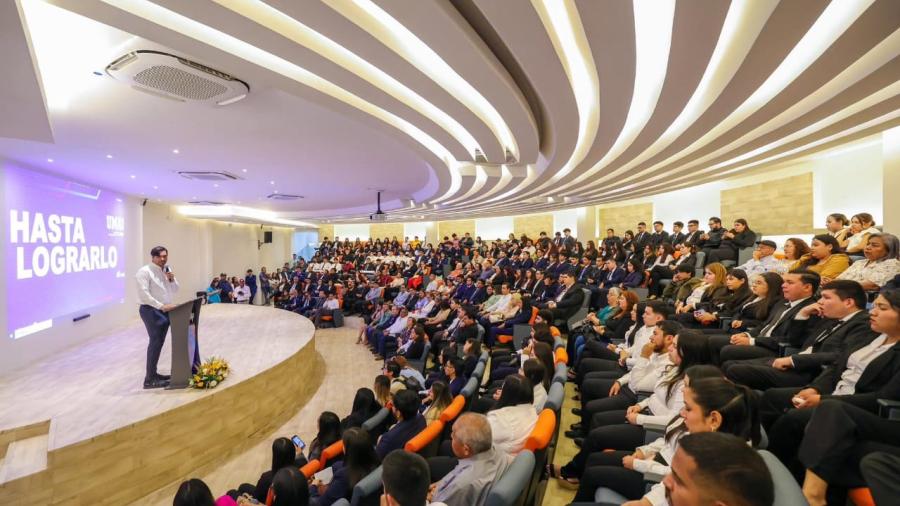 Visitó Alcalde Carlos Peña Ortiz la exposición Científica Estudiantil Universitaria