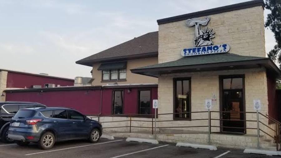 Reabre restaurante en Harlingen a dos meses de haber sido consumido por el fuego