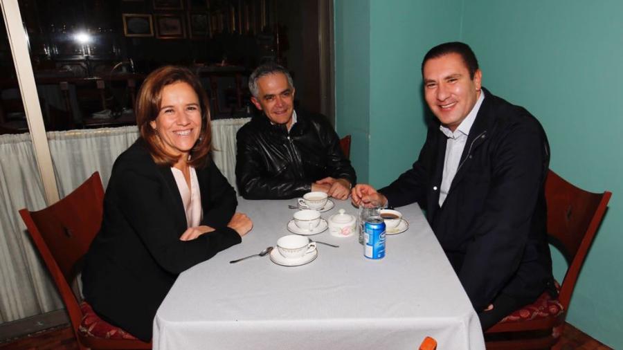 Fotograf&iacute;as de la reuni&oacute;n entre Margarita Zavala, Mancera y Moreno Valle.