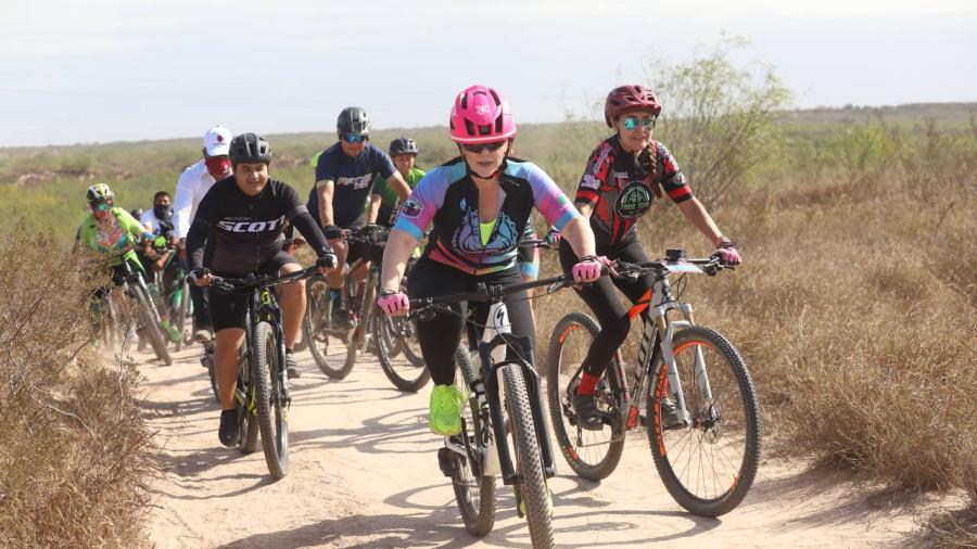 Recorren alcaldesa y ciclistas ruta jabalí; exhortan a cuidar el medio ambiente 