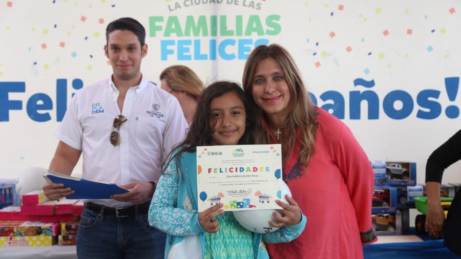 Festejan 102 niños su 'Cumpleaños del Mes'