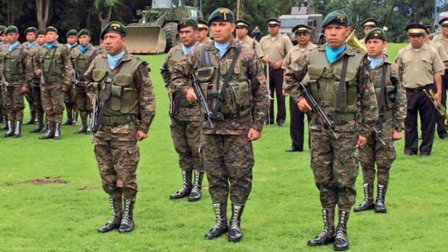 Conmemora Guatemala Día del Ejército con ausencia de presidente Morales