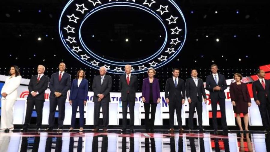 La economía colapsaría, si alguno de esos “payasos” se convirtiera en presidente: Trump
