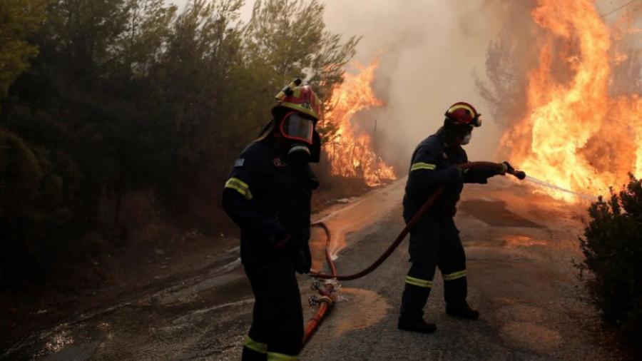 Al menos 74 muertos por incendios en Grecia