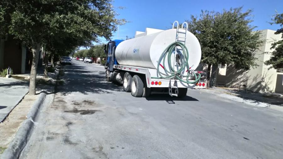 Entregan pipas agua en colonias y comunidades rurales