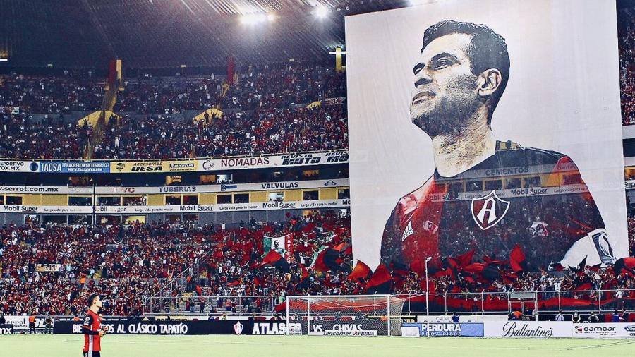 Rinden gran homenaje a Rafa Márquez en el Estadio Jalisco