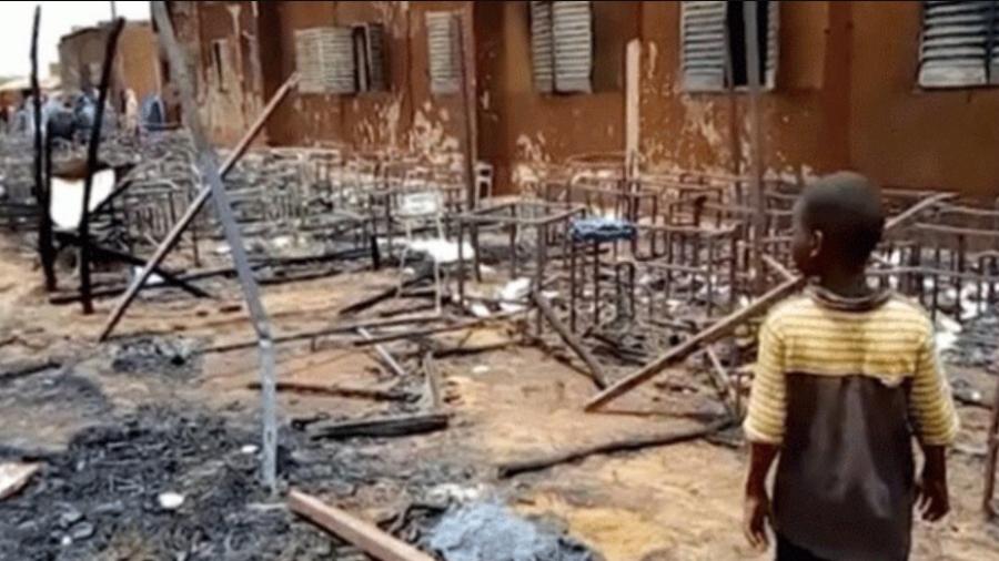 Mueren 22 niños calcinados en incendio de escuela en Níger