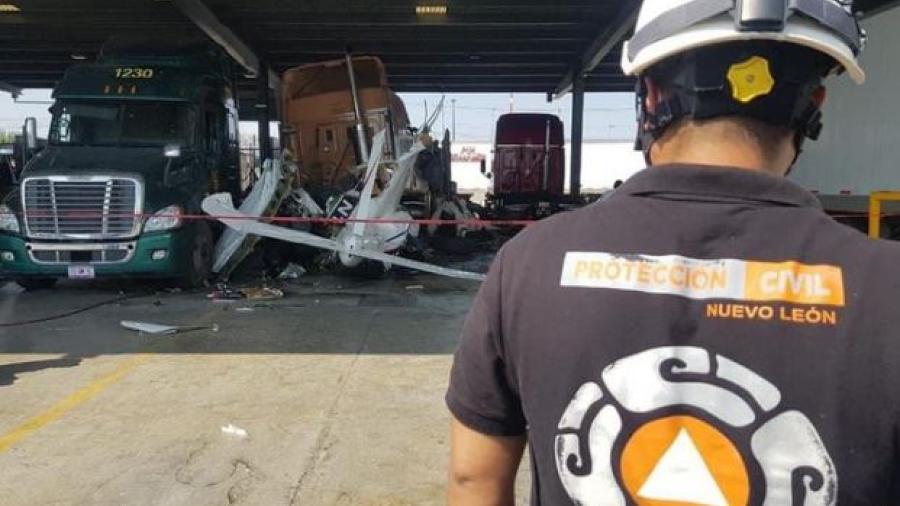 Se desploma avioneta en carretera Nuevo León-Laredo; confirman 6 muertos 