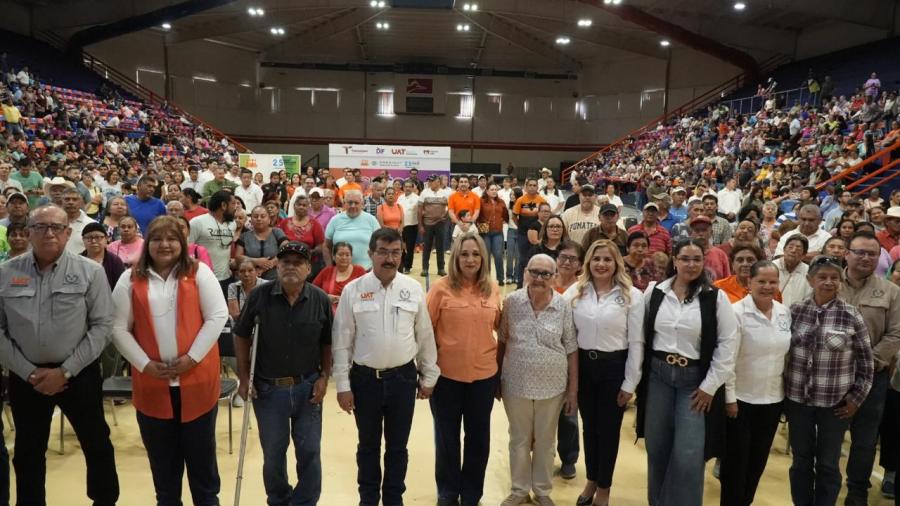 “Lentes con Corazón” reafirma vocación humanista de la UAT