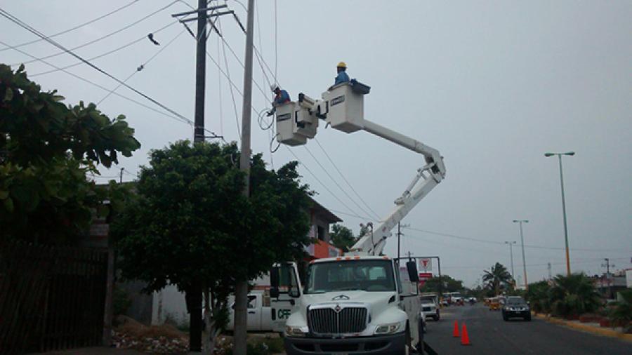 Sin luz varios municipios de Tamaulipas