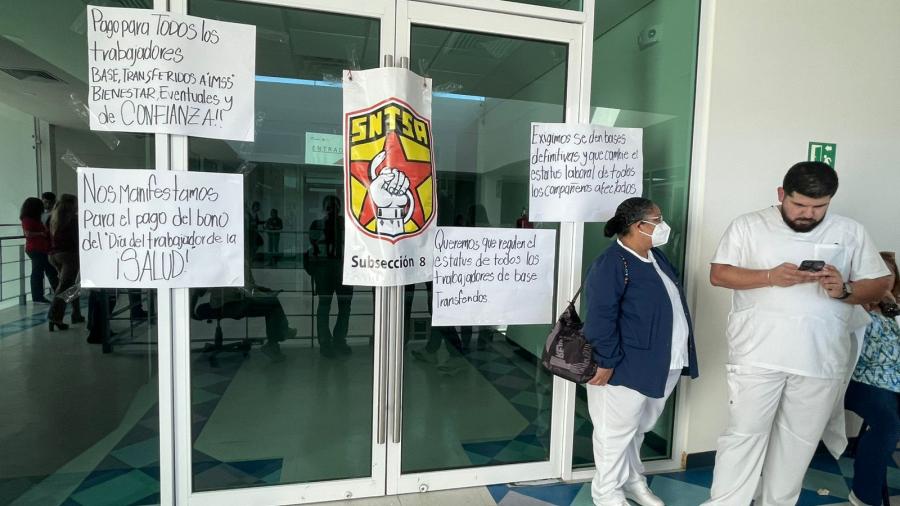 Toman oficinas del HG y Jurisdicción Sanitaria por falta de pago del IMSS-Bienestar