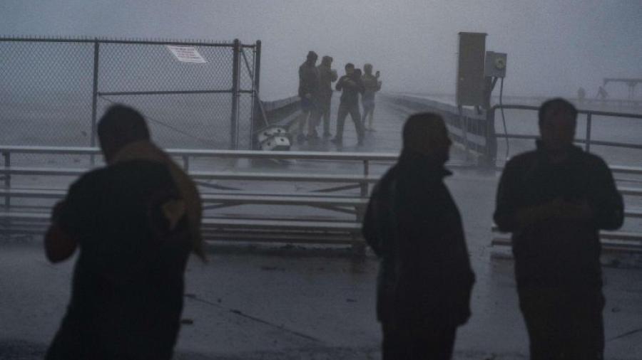 ''Delta'' se degrada a tormenta tropical sobre Louisiana