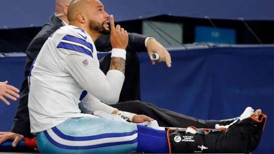 Dak Prescott sale bien de la cirugía de tobillo
