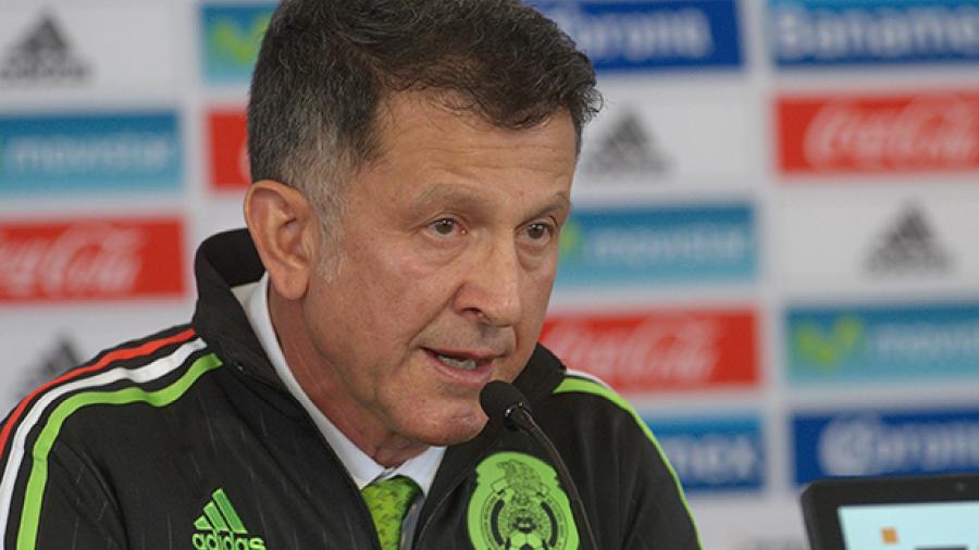 Carlos Osorio tiene sorpresas para en enfrentamiento ante Islandia