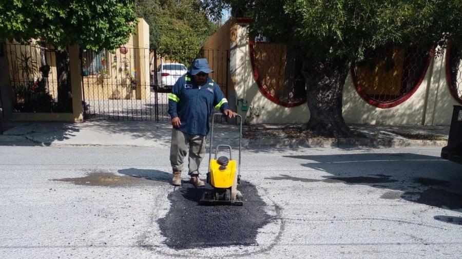 Avanza labor de bacheo en colonias de Reynosa