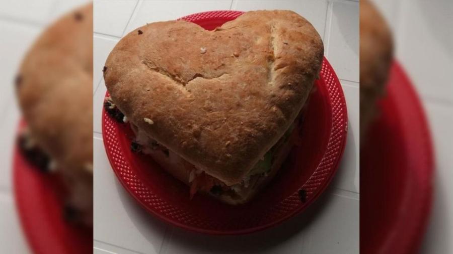 ¡De Tampico para el mundo! Llegan las tortas románticas en forma de corazón 