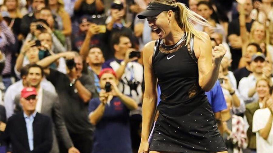 María Sharapova elimina a Simona Halep en su regreso a un Grand Slam