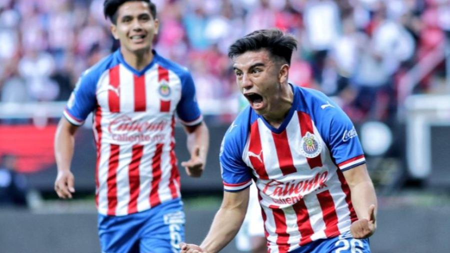 Chivas vence 2-0 al León