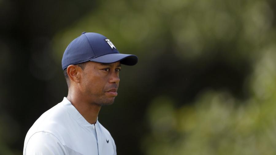 Tiger Woods se retira del Northern Trust con lesión