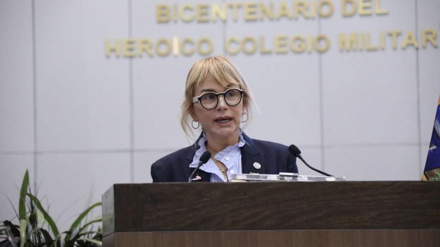 Avanza iniciativa para prohibir cirugías estéticas en menores*