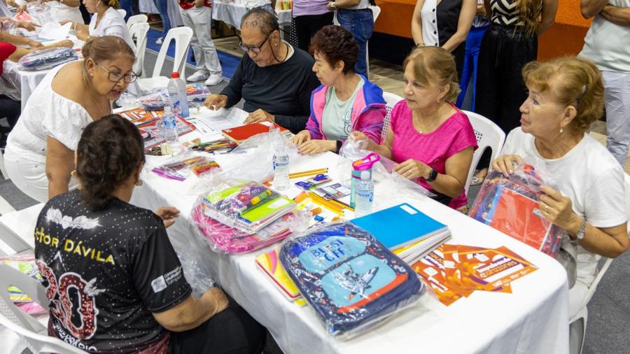 Concluye la UAT con éxito colecta de útiles escolares