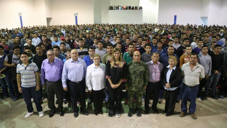 Alcaldesa asiste al Sorteo del Servicio Militar Nacional