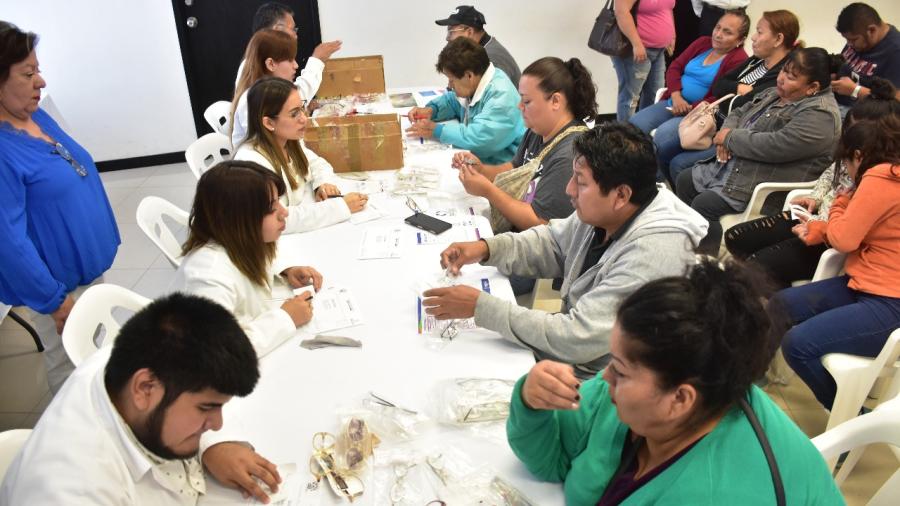 Más de 3 mil beneficiados con entrega de lentes