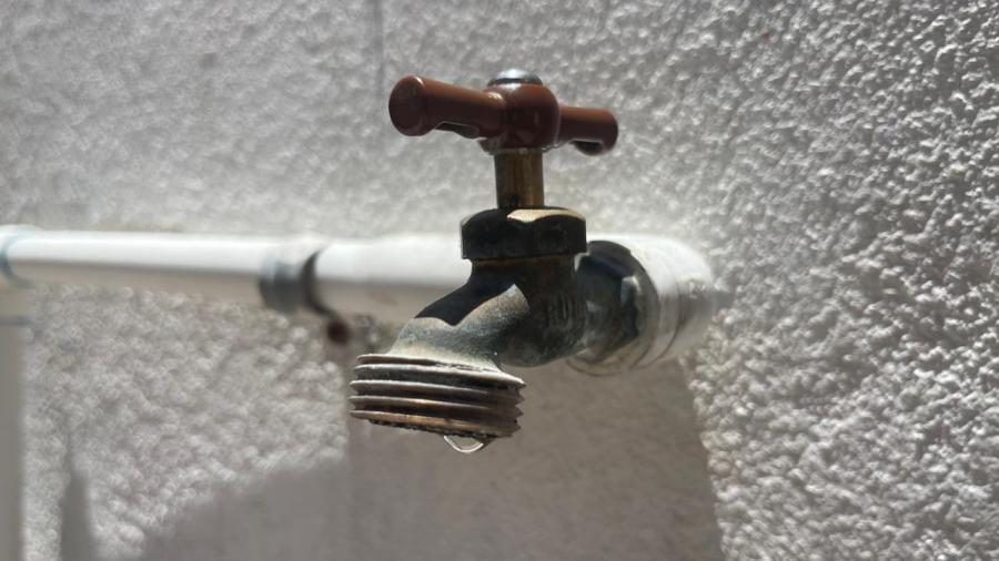 Provocan apagones escasez de agua