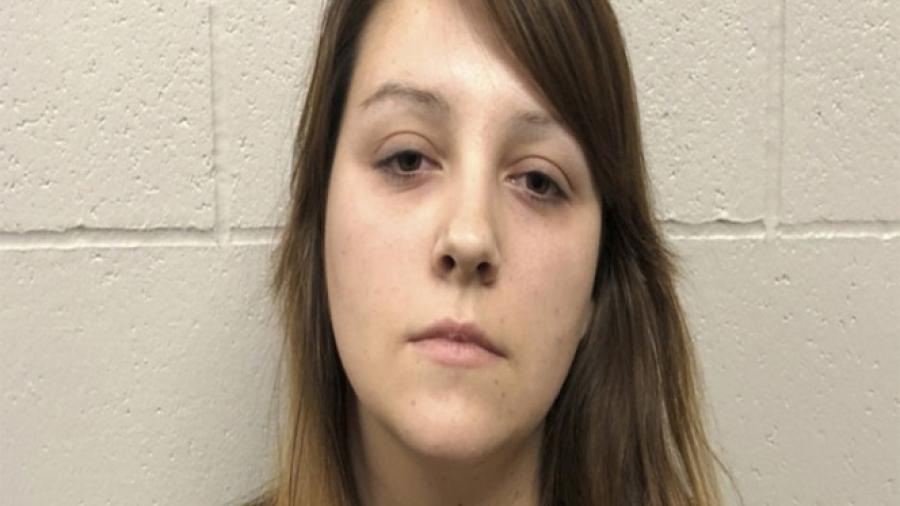 Mujer asesina a sus hijas con tips en Internet