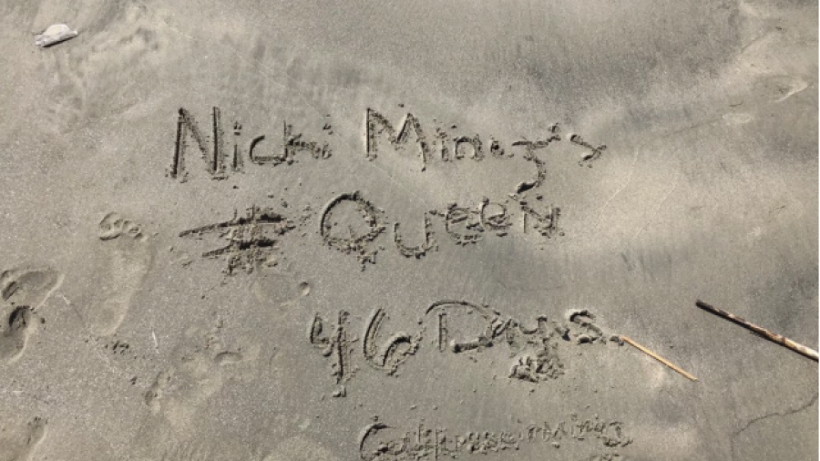 Nicki Minaj publica foto recordando el estreno de su disco