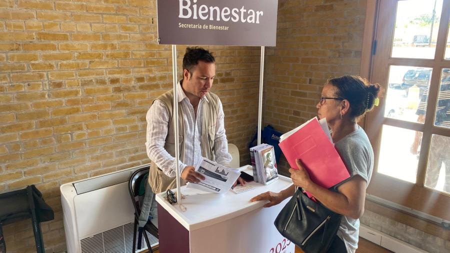 Acuden cientos de mujeres por día a registro de Pensión Bienestar