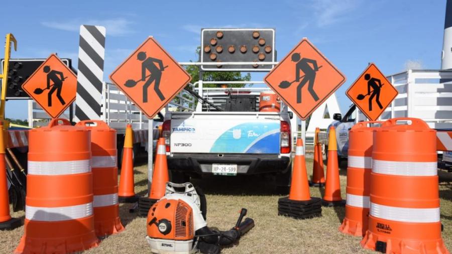 Entrega Alcalde maquinaria y equipo para labores de bacheo y mejoramiento vial
