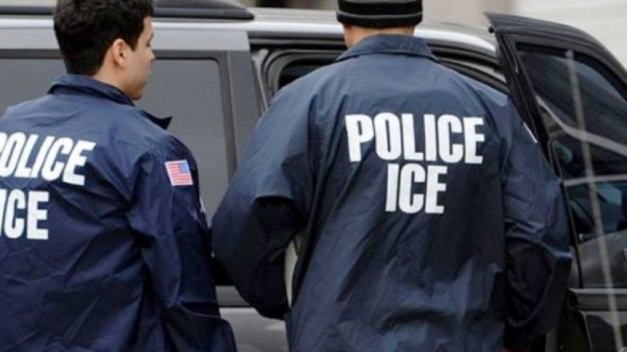 Más de 100 inmigrantes arrestados tras redada